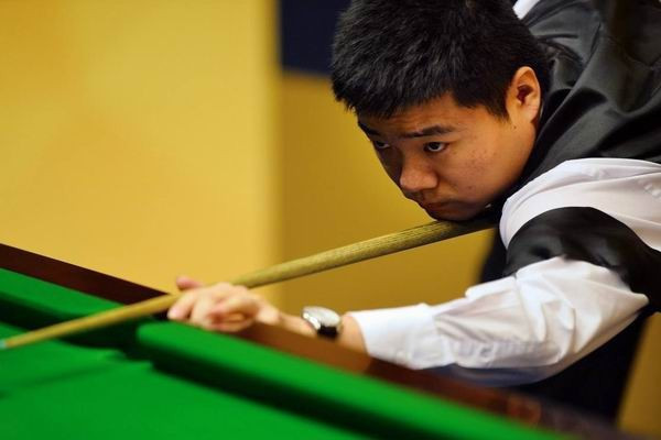 低平球直塞 低平球直塞